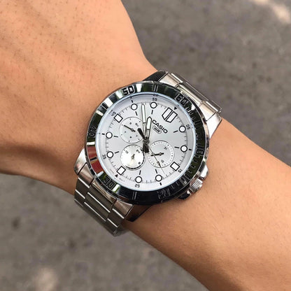 Casio MTP-VD300D-7EUDF lifestyle wrist shot silver watch
